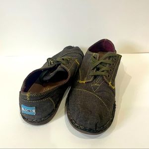 Toms Brown Canvas shoes